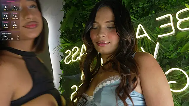 Lia Montclair online show from March 26, 2026, 12:36 pm