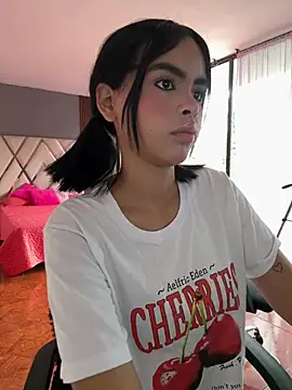 Snapshot of kitty_rousse01 chatting on February 28, 2026, 1:00 pm kitty rousse01 online show from February 28, 2026, 1:00 pm