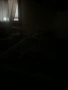 andri020292 online show from May 5, 2026, 4:54 pm