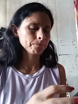 yuliitza4 online show from May 27, 2026, 12:12 pm