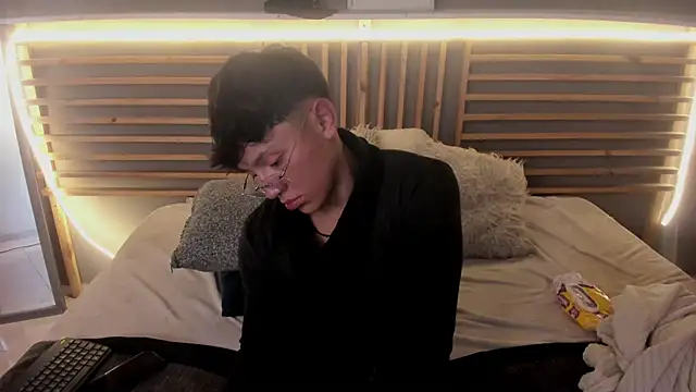 clark ken01 online show from March 10, 2026, 8:46 pm