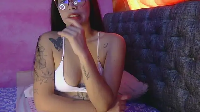 Snapshot of mia_luna88 chatting on February 24, 2026, 10:43 pm mia luna88 online show from February 24, 2026, 10:43 pm