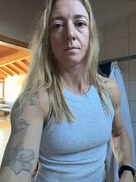 Snapshot of FitAnna chatting on February 26, 2026, 8:58 am FitAnna online show from February 26, 2026, 8:58 am