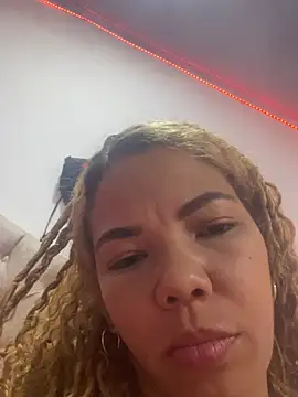 Crespita Hot23 online show from February 25, 2026, 2:28 pm