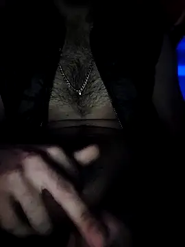 pascuuu96 online show from April 21, 2026, 11:00 pm