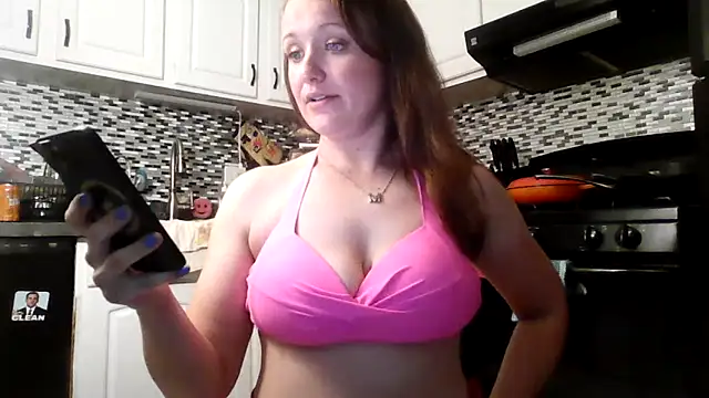 Snapshot of thenakedtrainer69 chatting on April 22, 2026, 5:20 pm thenakedtrainer69 online show from April 22, 2026, 5:20 pm