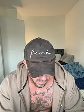 Snapshot of lockedinlad chatting on February 25, 2026, 9:31 am lockedinlad online show from February 25, 2026, 9:31 am