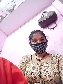 Hot bri2 online show from April 6, 2026, 10:33 pm