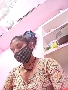 Hot bri2 online show from April 8, 2026, 7:59 pm