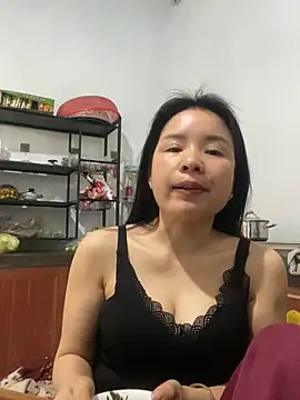 Ivy Trix2 online show from March 5, 2026, 3:25 am