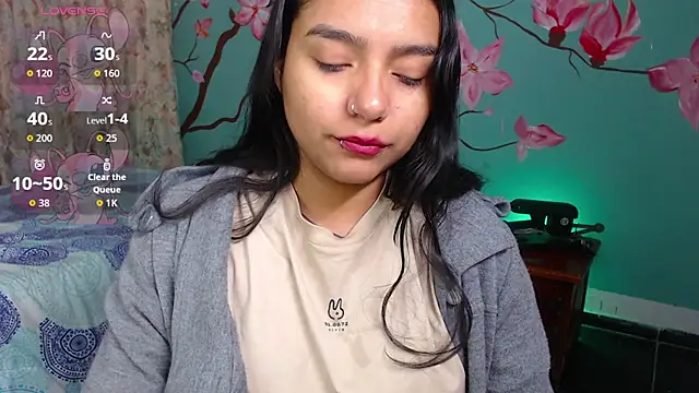 NoelleVireaux online show from March 17, 2026, 11:57 am