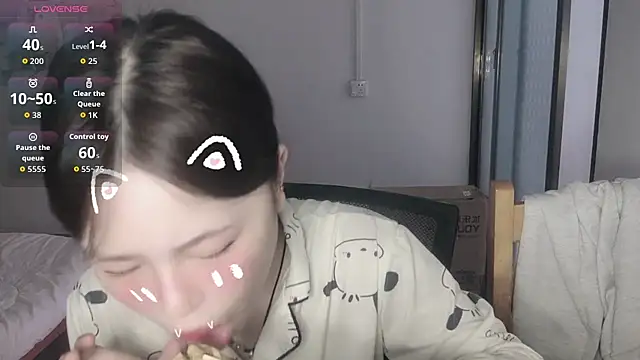 F-Yihao online show from April 13, 2026, 7:45 am