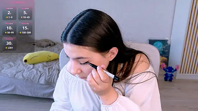 Snapshot of Ari_Grend chatting on July 2, 2026, 3:29 pm Ari Grend online show from July 2, 2026, 3:29 pm