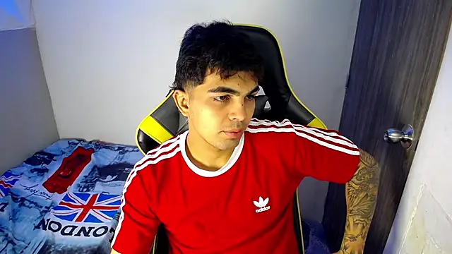 Snapshot of Dustyy_33 chatting on February 26, 2026, 12:38 pm Dustyy 33 online show from February 26, 2026, 12:38 pm