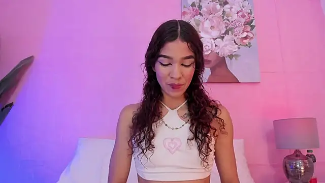 Snapshot of evelyn__rose1 chatting on February 26, 2026, 6:30 pm evelyn rose1 online show from February 26, 2026, 6:30 pm