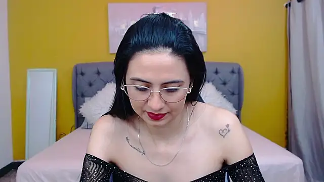 alexaneuer online show from July 21, 2026, 1:23 pm