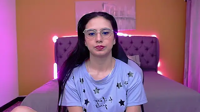 alexaneuer online show from June 2, 2026, 1:22 pm