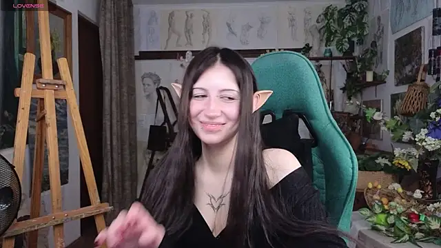 EffieMeowley online show from April 23, 2026, 9:49 am