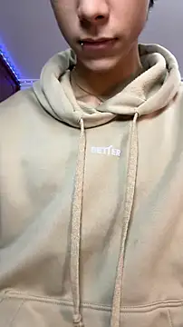 Snapshot of DiamondEssence chatting on March 2, 2026, 11:22 pm DiamondEssence online show from March 2, 2026, 11:22 pm