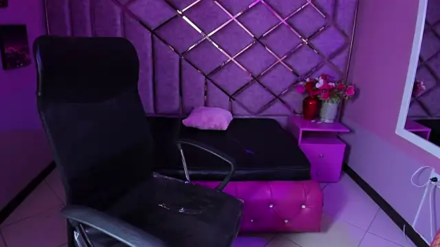 VeronicaCream  online show from March 21, 2026, 9:08 pm