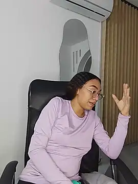 Snapshot of ritzabeth_daniel chatting on July 17, 2026, 10:01 am ritzabeth daniel online show from July 17, 2026, 10:01 am