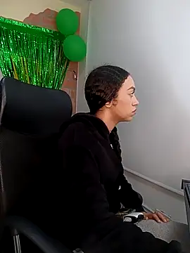 ritzabeth daniel online show from April 5, 2026, 9:10 pm