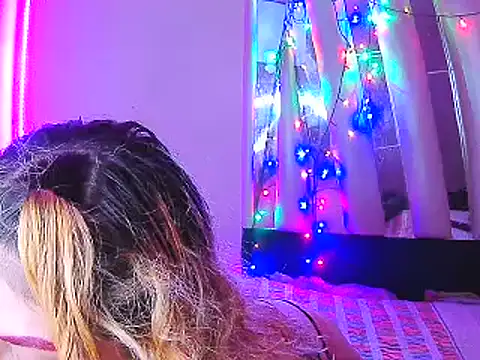 coconu052 online show from April 11, 2026, 7:06 pm