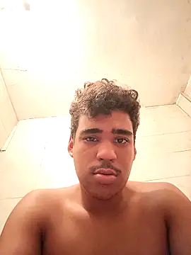 luis230436 online show from March 27, 2026, 3:04 am