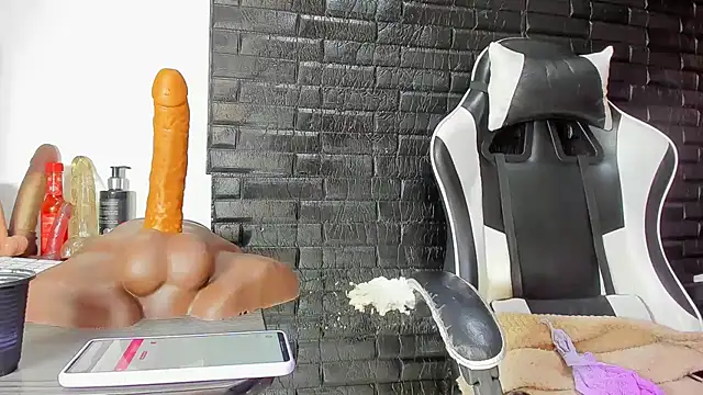 ScarlettSexRx online show from April 15, 2026, 2:21 pm