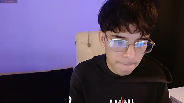 Snapshot of noah_millerx chatting on July 23, 2026, 9:22 pm noah millerx online show from July 23, 2026, 9:22 pm