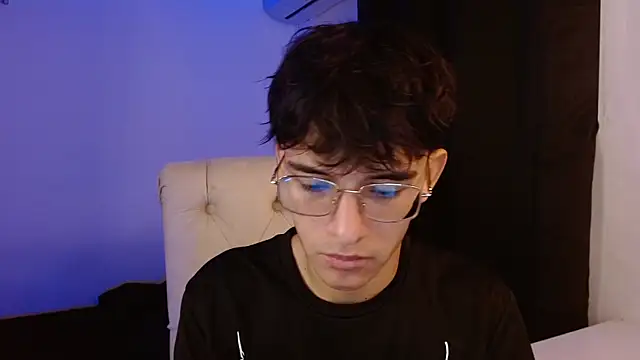 Snapshot of noah_millerx chatting on July 14, 2026, 7:20 pm noah millerx online show from July 14, 2026, 7:20 pm