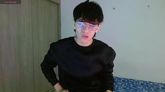 Snapshot of noah_millerx chatting on May 11, 2026, 4:25 am noah millerx online show from May 11, 2026, 4:25 am
