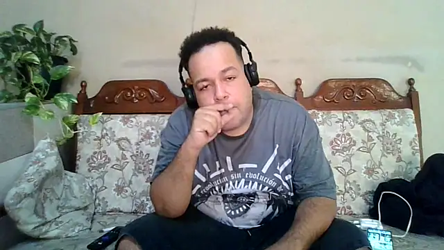 UrsoBissexualPauGrosso online show from May 13, 2026, 4:47 pm