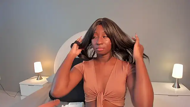 zoepinkett online show from April 22, 2026, 3:57 am