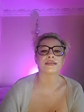 LunaBlaise online show from April 2, 2026, 7:48 am