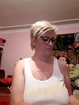 Snapshot of LunaBlaise chatting on June 19, 2026, 5:19 pm LunaBlaise online show from June 19, 2026, 5:19 pm