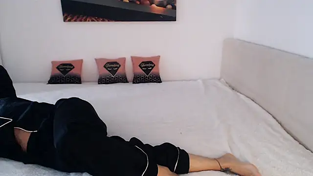 NickyHotXO online show from March 17, 2026, 4:59 am