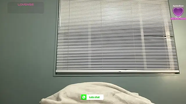 Snapshot of PetiteWet chatting on July 19, 2026, 1:14 am PetiteWet online show from July 19, 2026, 1:14 am