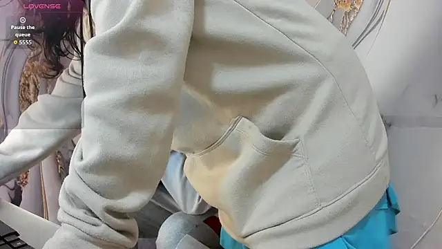 MiaBella and Max online show from February 28, 2026, 12:05 pm