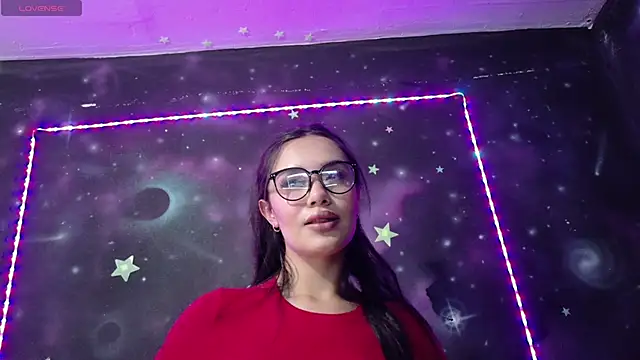 Snapshot of ValentinaRojass_ chatting on April 23, 2026, 5:25 pm ValentinaRojass online show from April 23, 2026, 5:25 pm