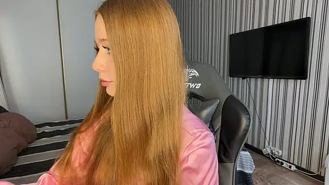 Emily Rass  online show from March 19, 2026, 5:07 am