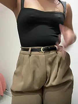 Luarin online show from February 28, 2026, 11:26 pm