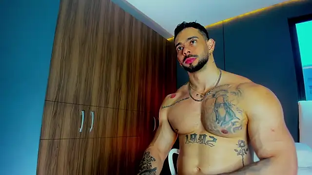 massimo visconti online show from April 15, 2026, 3:27 pm