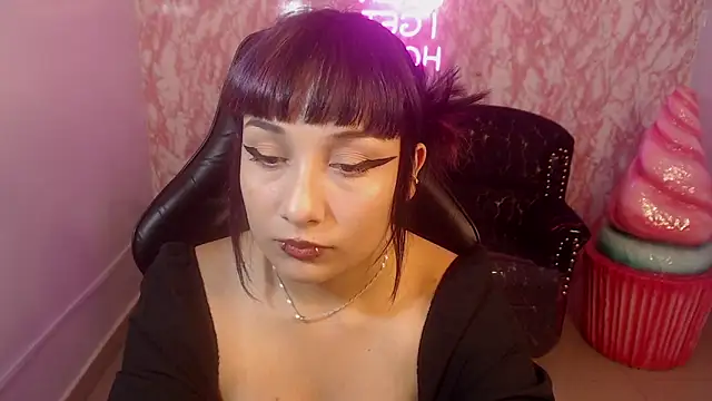 Snapshot of chloe_s_ch chatting on March 2, 2026, 7:54 pm chloe s ch online show from March 2, 2026, 7:54 pm