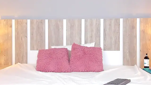 EmilySearss online show from March 25, 2026, 7:57 pm