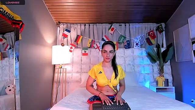 Samantha Velle online show from June 17, 2026, 2:05 pm