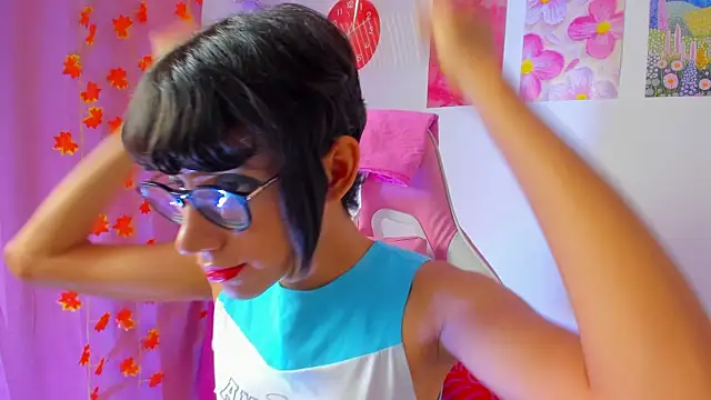 Madeline 21 online show from April 9, 2026, 12:11 pm