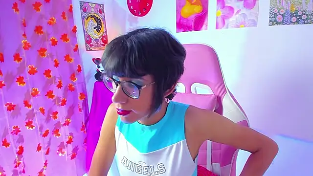 Madeline 21 online show from March 21, 2026, 5:08 am