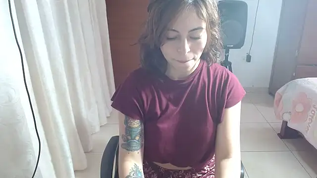 IrisArellano  online show from April 18, 2026, 2:52 pm