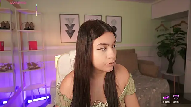 MandyCollins online show from April 17, 2026, 11:57 am